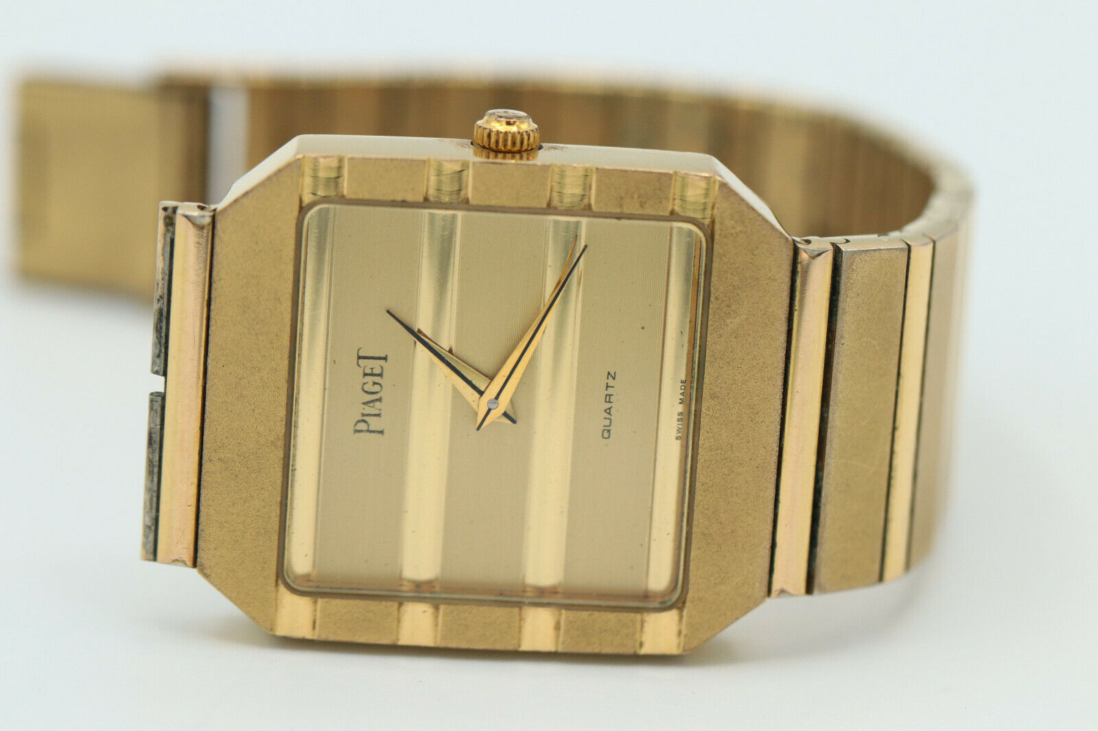 Vintage 100 genuine piaget swiss made wrist watch gold tone g.101