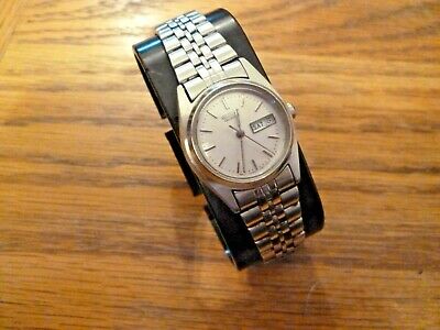 Vintage Seiko Quartz 7N83 0011 Stainless Steel Ladies Watch Day