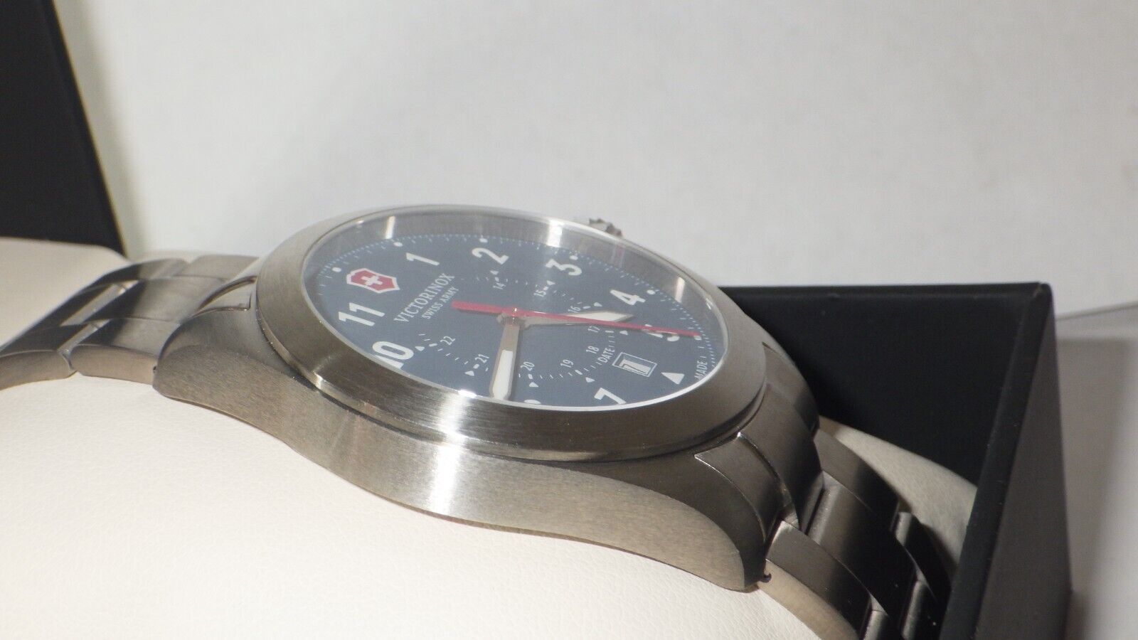 Victorinox Men's 241967 Swiss Army Heritage SS Blue Dial Watch