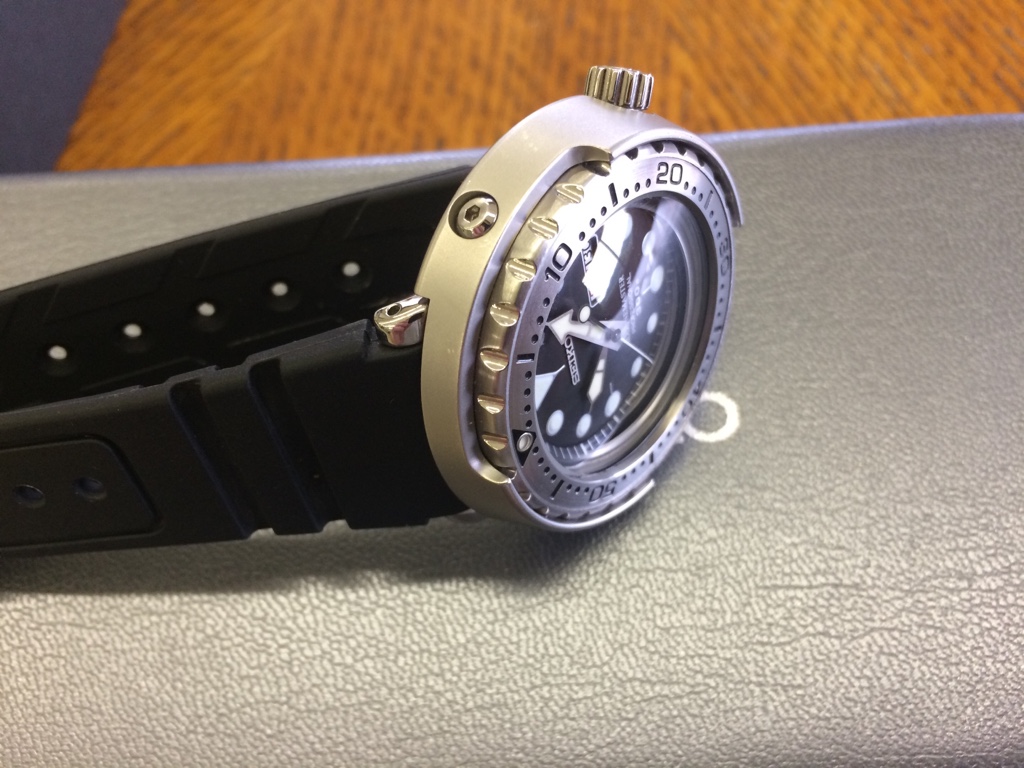 Seiko Tuna Marinemaster. 7C46-0AC0 with Box & Papers 