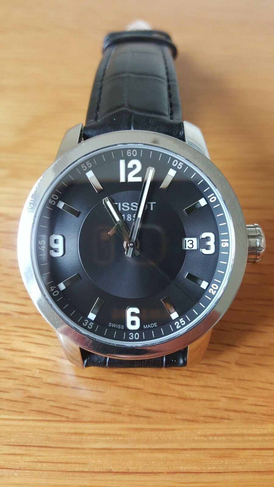 TISSOT 1853 T055410A Mens Quartz Black Dial. Lovely condition