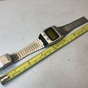 NOS Japanese SEIKO 0624 5000 LC Quartz LCD Digital watch Lemon
