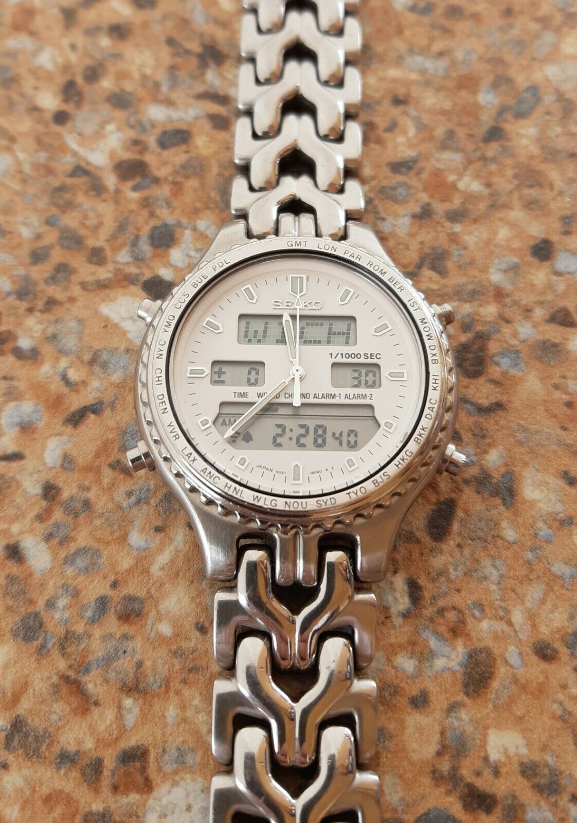 Vintage Seiko World Time Analogue Digital H021 8050 September 1997