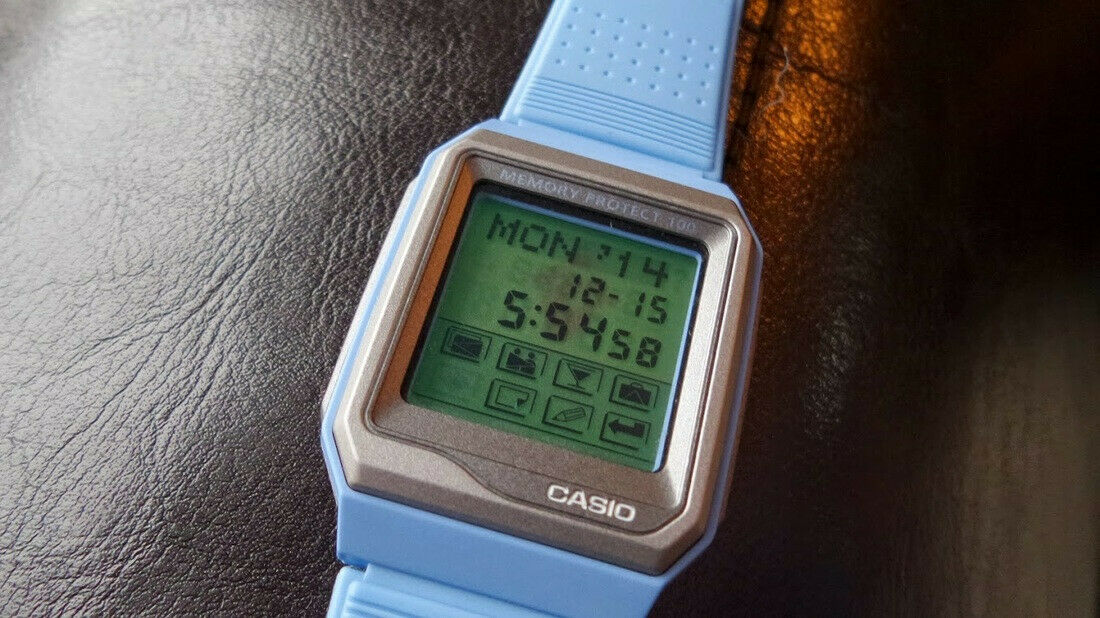 Casio VDB-101 Touchscreen Databank Watch Rare Blue Used but very 