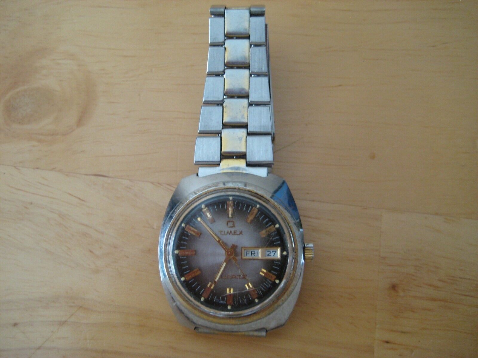 Montre Timex Quartz Vintage Dorée Des Années 70 - Ne Fonctionne Pas, à Réparer