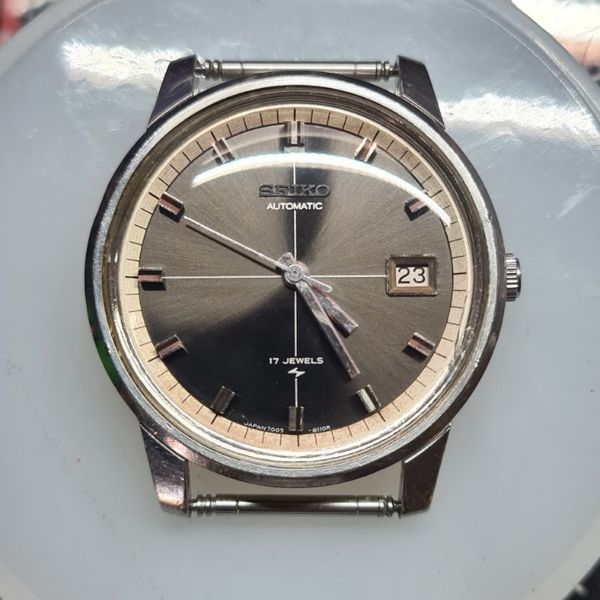 Vintage Seiko 7005 8070 Silver Dial Mens Dress Watch WatchCharts vintage-seiko-7005-8070-silver-dial-mens-dress-watch-watchcharts