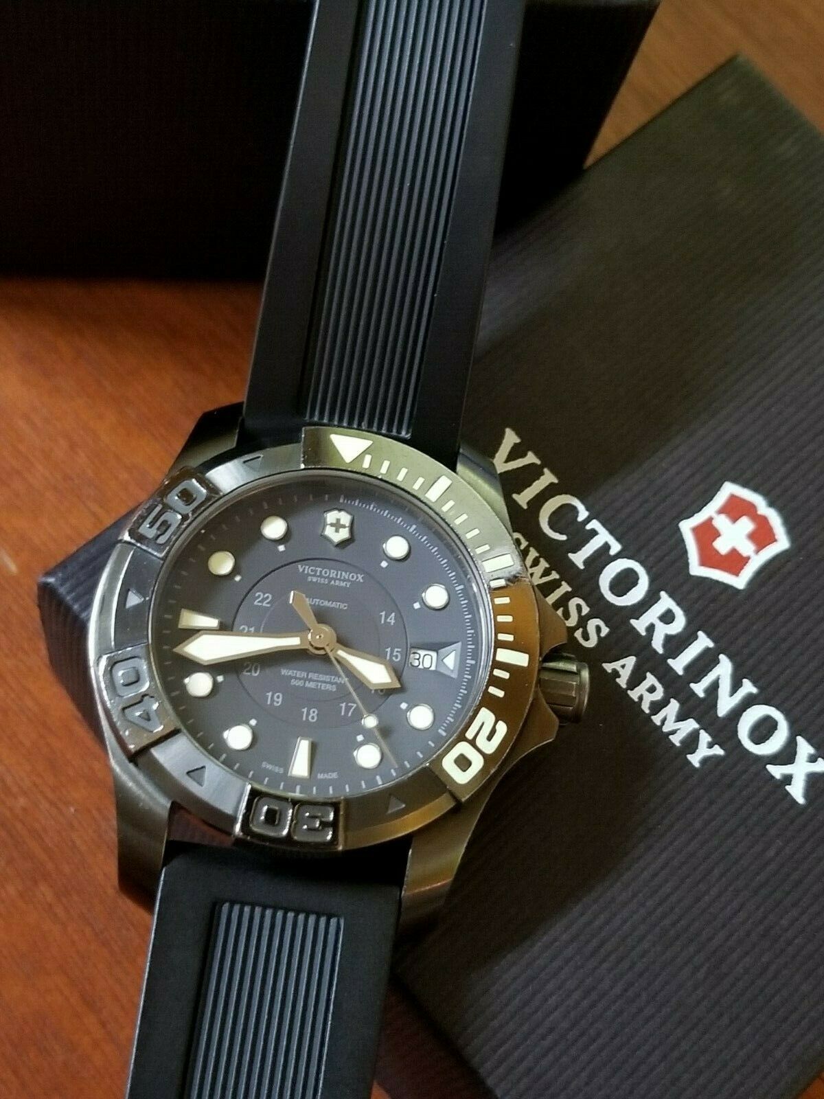 Victorinox dive hotsell master automatic