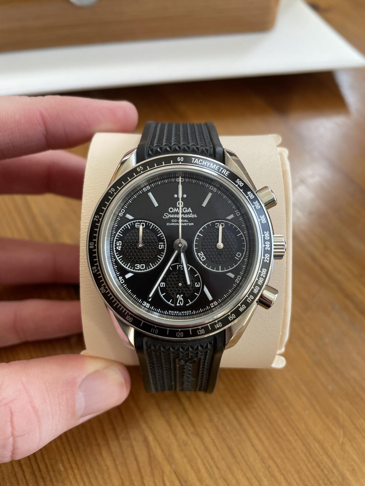 Speedmaster racing 40mm online discontinued