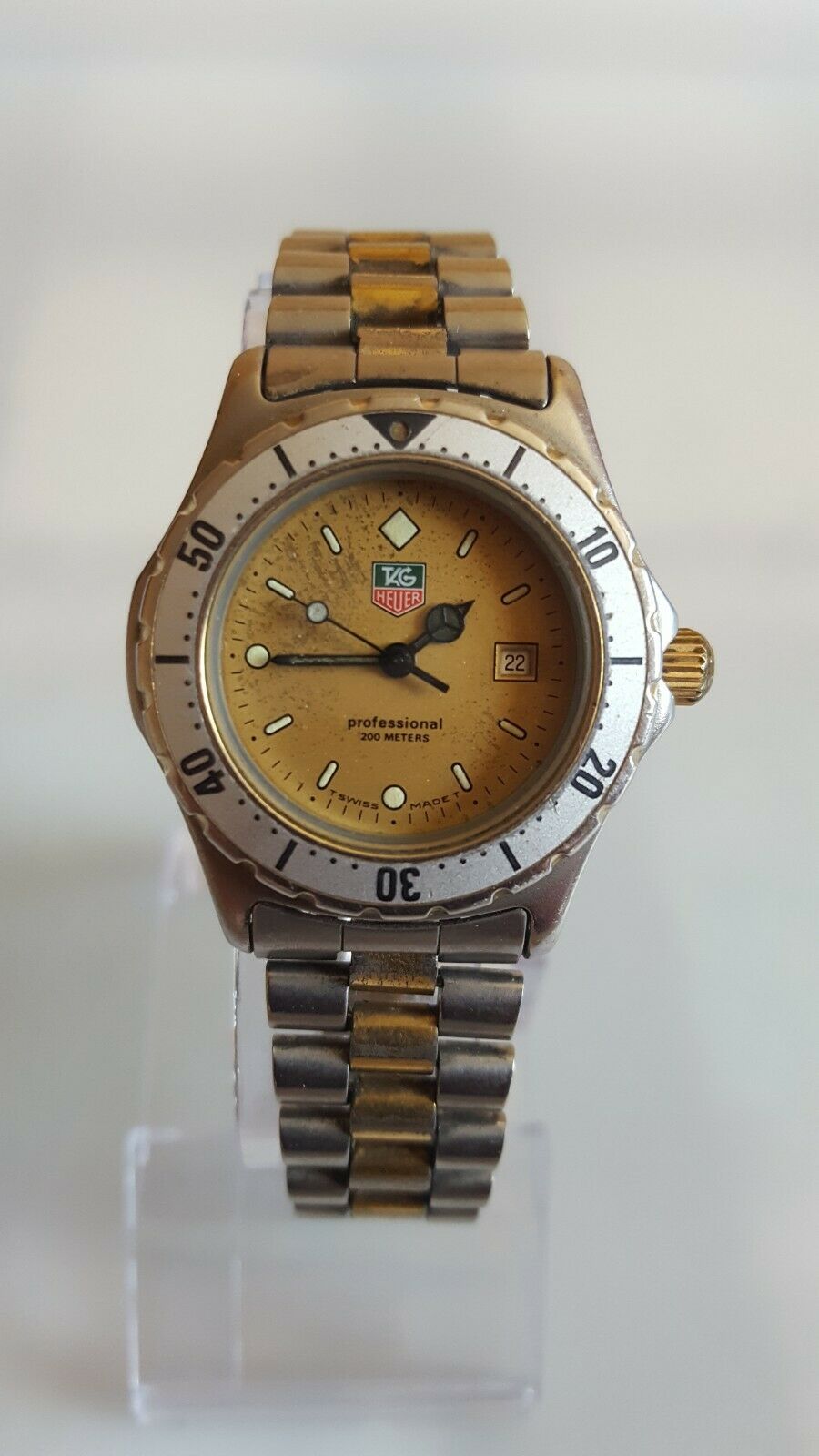 Tag heuer professional 200m gold hot sale