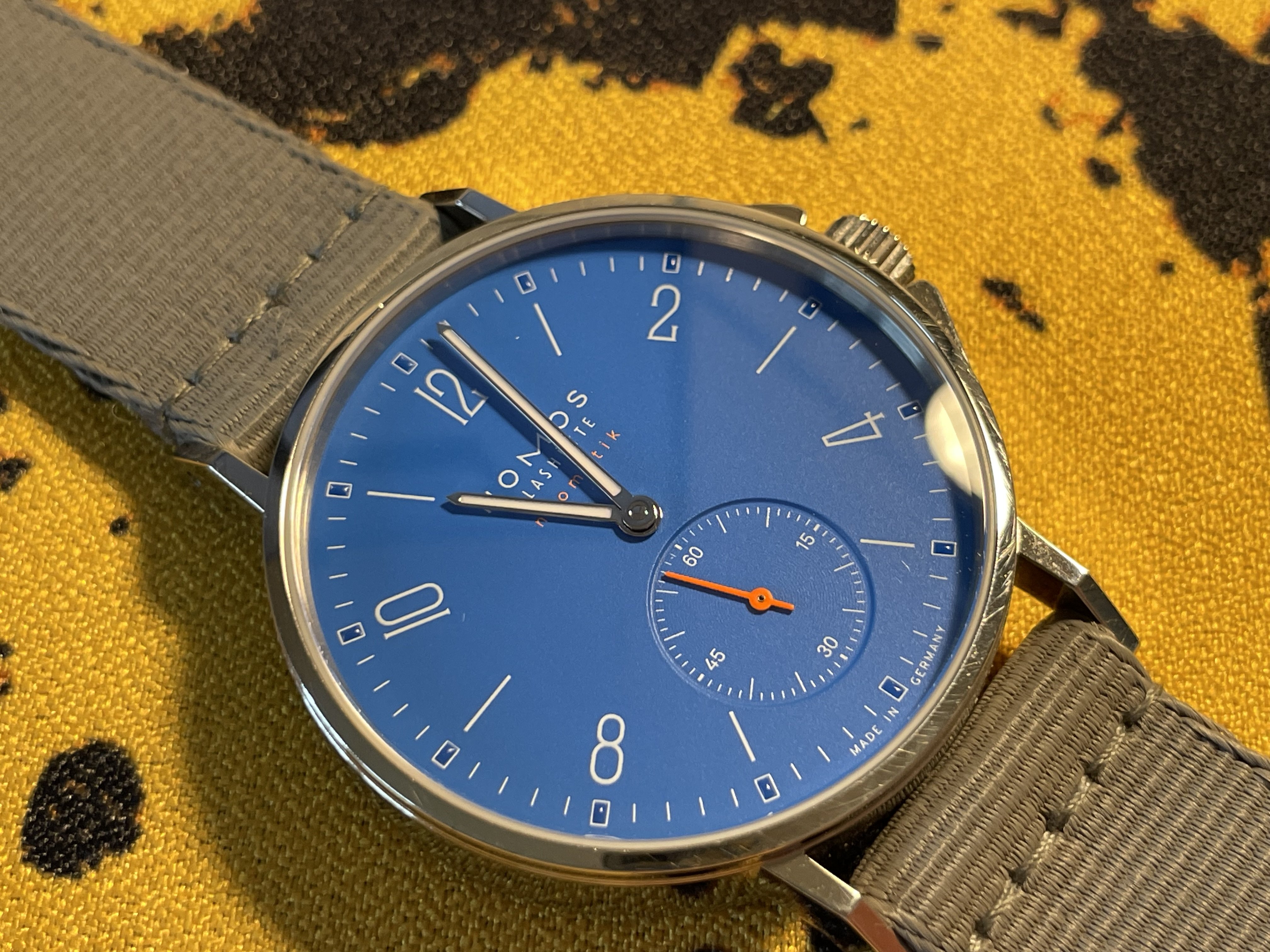 Nomos ahoi siren discount blue