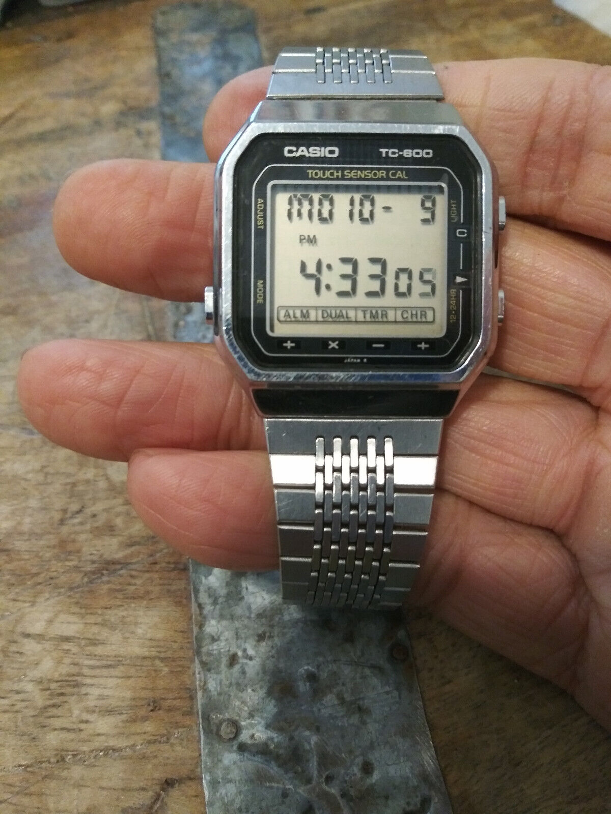 Touch screen shop calculator watch