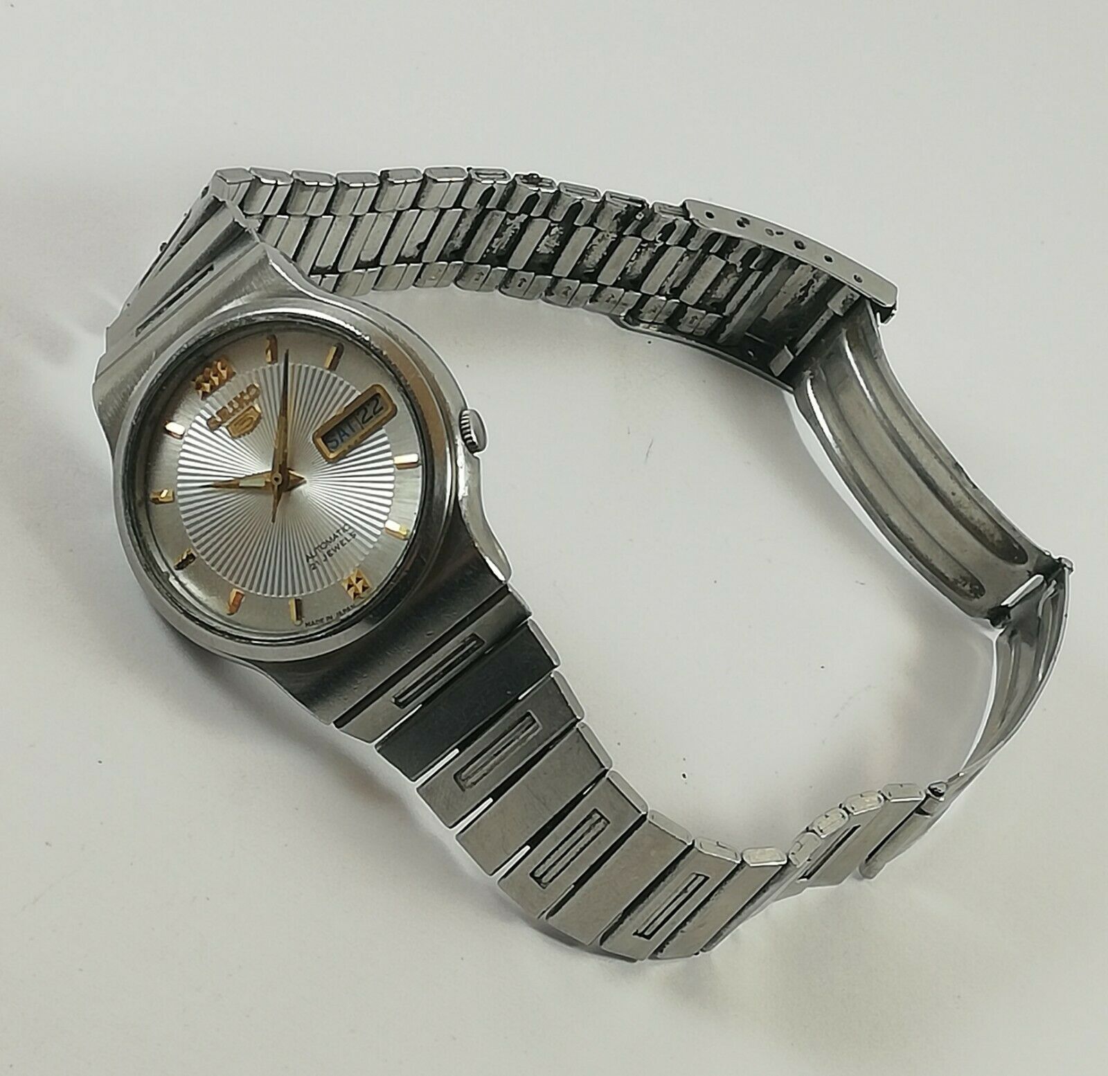 Vintage SEIKO 5 7019-8261 Automatic 21 Jewels Japan Watch Runs