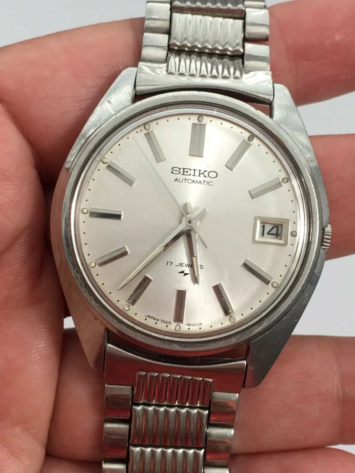Vintage Seiko Automatic 17 Jewels 7005-8020 Date Mens Watch Runs |  WatchCharts