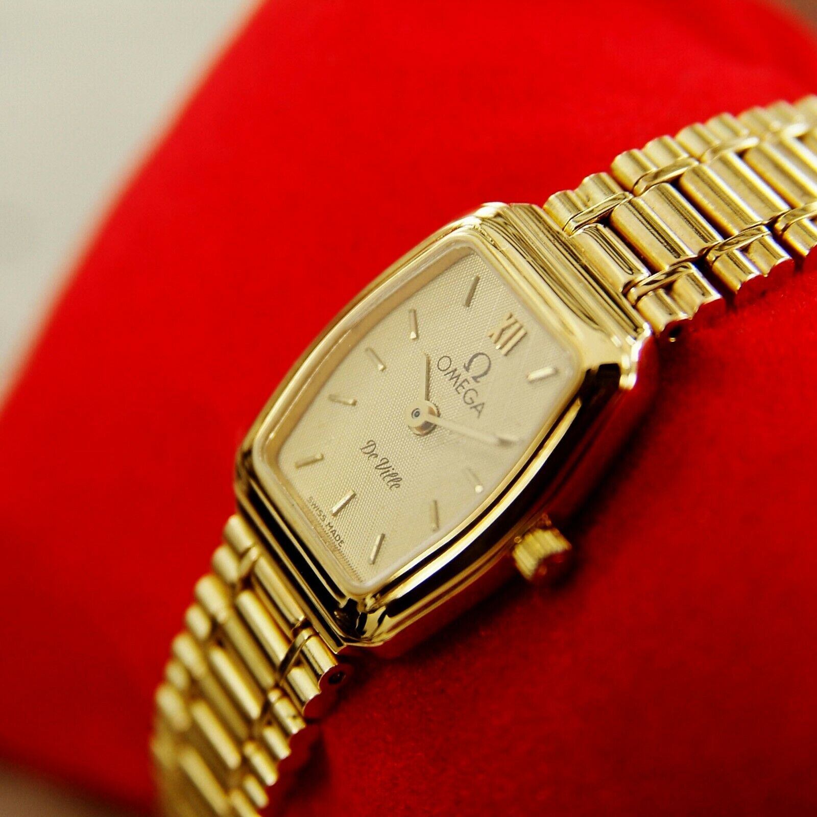 Omega Deville Quartz Ca.1450 Gold Plated Women s Dress Watch