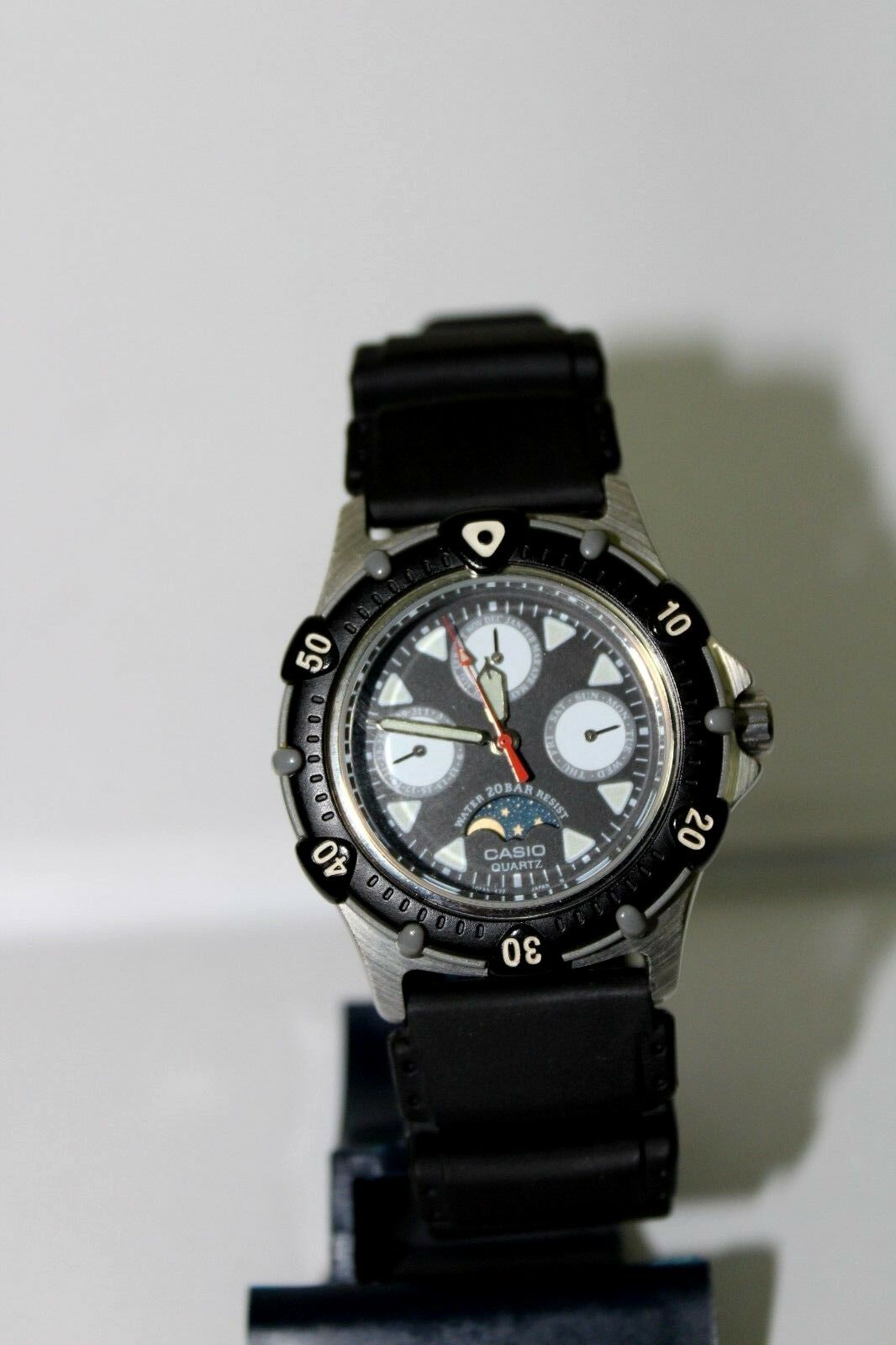 VINTAGE CASIO MD 733 ,MENS,20BAR, MARLIN DIVER,MOON PHASE,,JAPAN