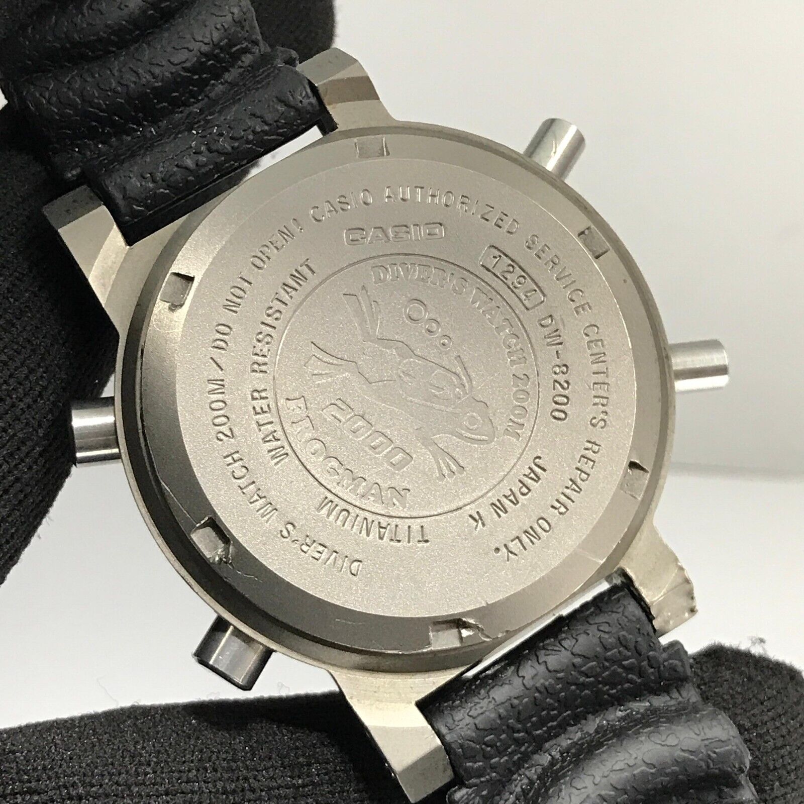 Vintage Casio DW-8200 G-Shock Frogman 200 M Titanium 1990s