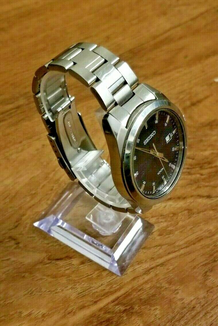 Seiko 6N42-00H0 Classic Men's Watch - Water Resistant 100M, Date + Gift Box  | WatchCharts