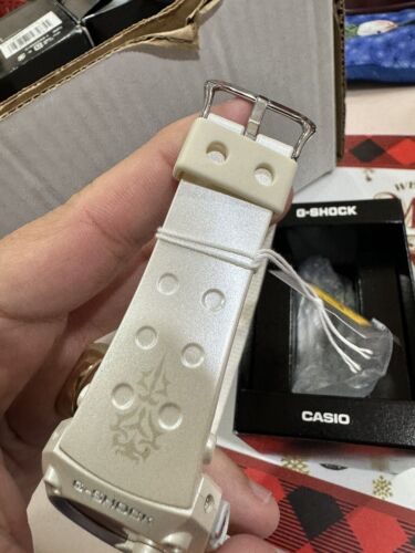 Casio G-shock G-8000 G-8000F-7 Digital White Rare Watch Brand new