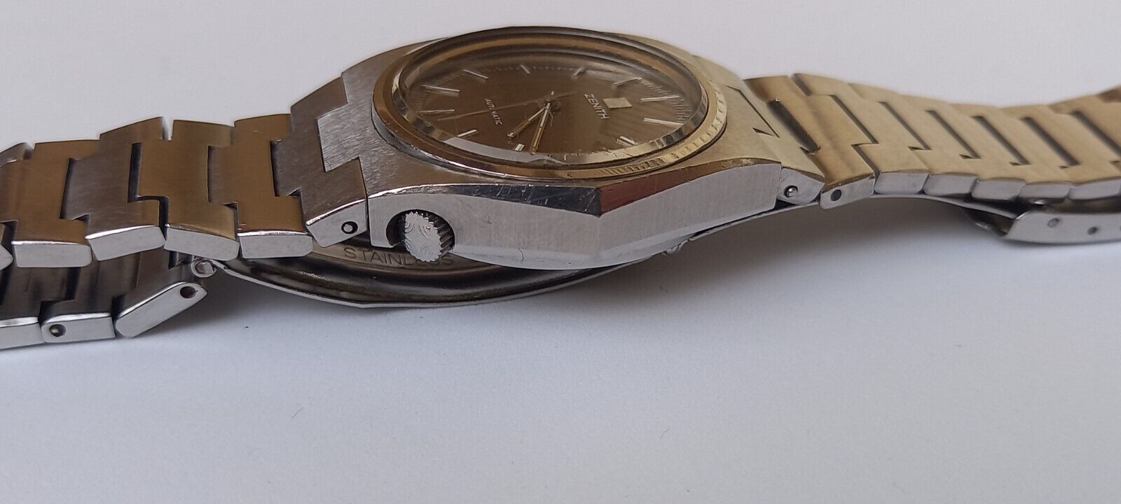 ZENITH SURF HIDDEN CROWN | WatchCharts Marketplace