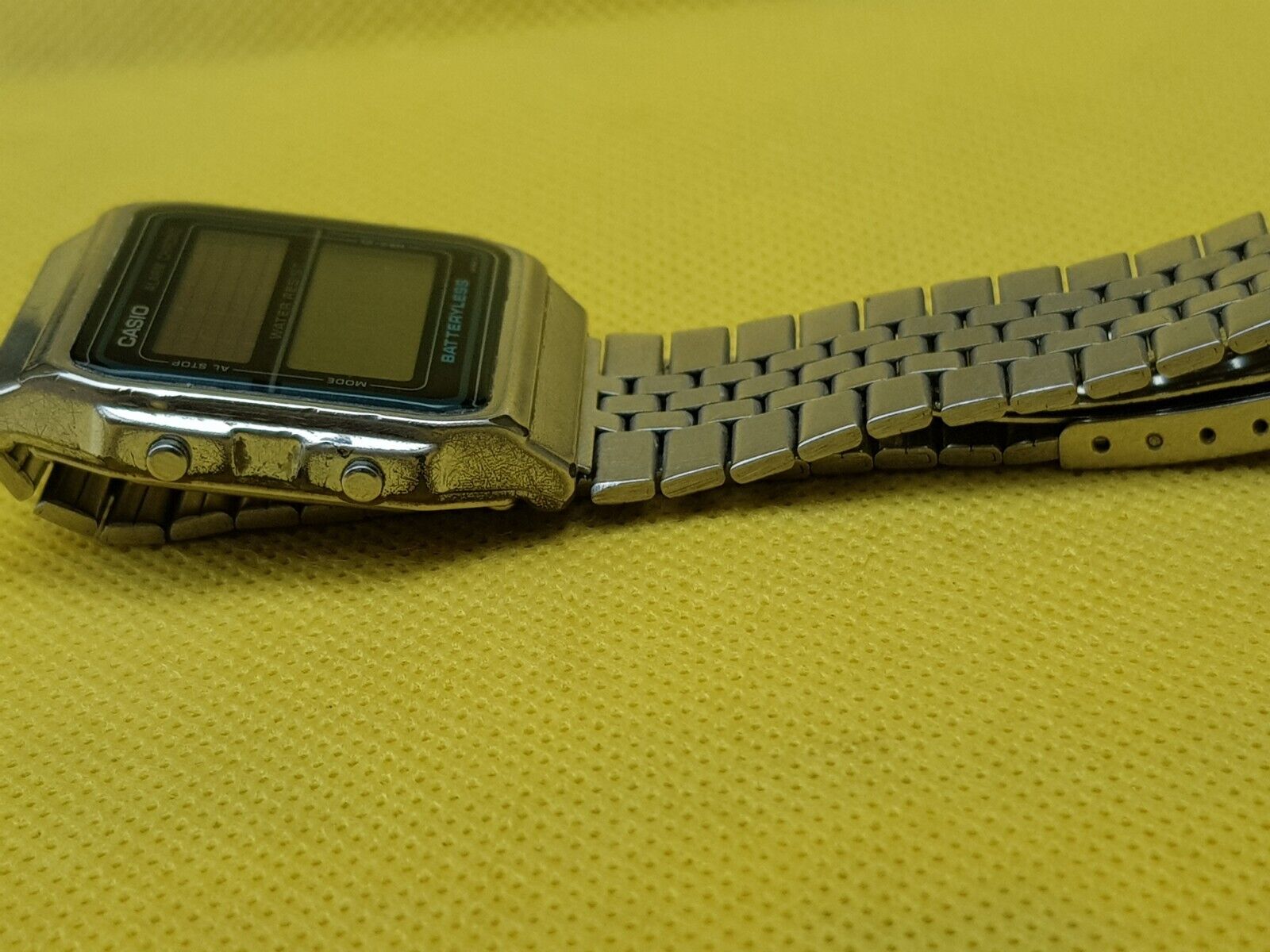 vintage casio batteryless 2505 al-180 solar charging japan