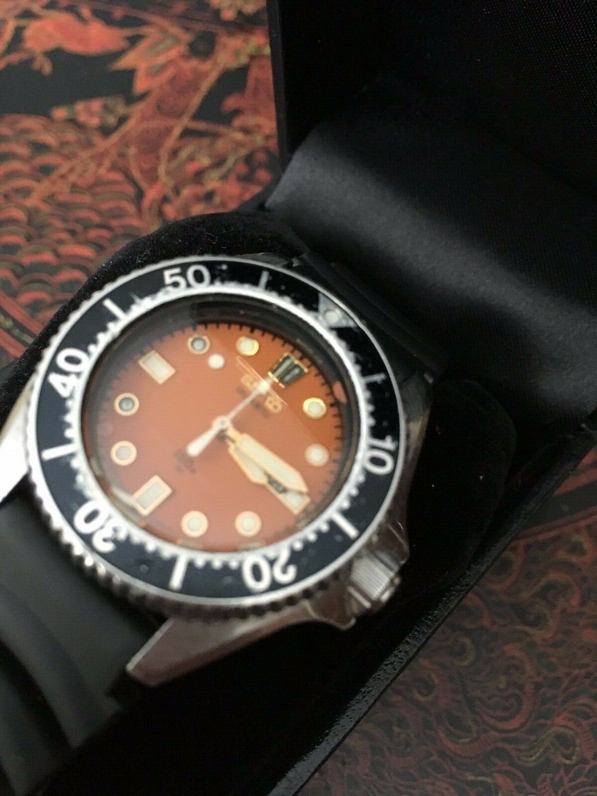 Vintage SEIKO 150m 2625-0010 Diver's Quartz Watch Japan 1981