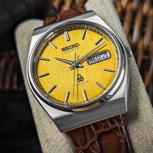 SEIKO タイプ2   8223  稼働中 Yahoo!オークション -「seiko 8223」の落札相場・落札価格