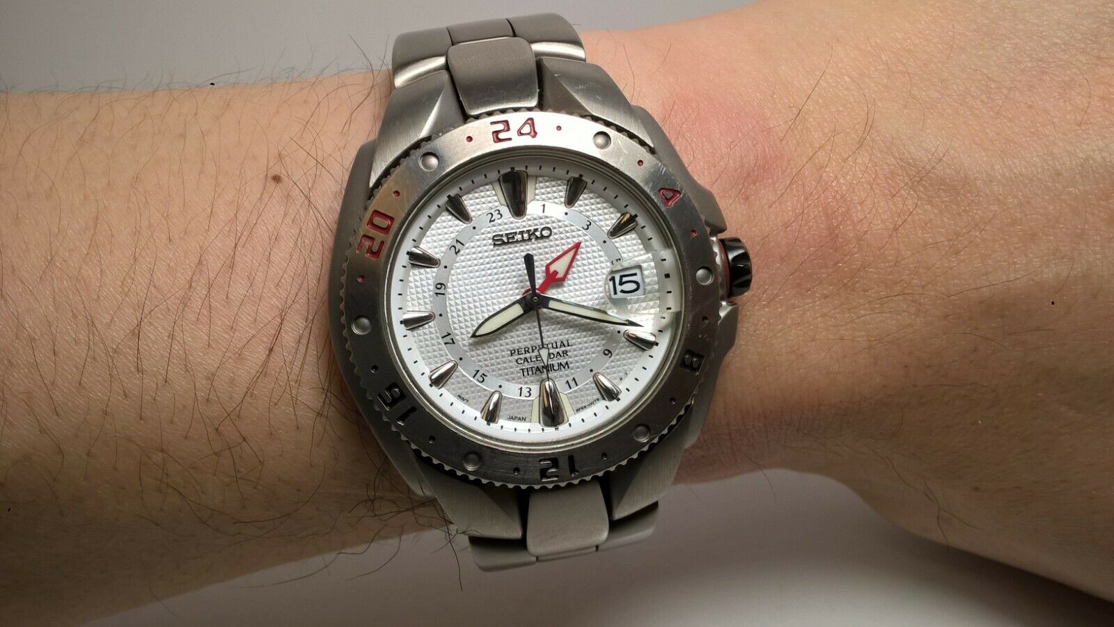 Seiko SBQJ Series Titanium 8F56-0080 White GMT Perpetual High Accuracy  Watch | WatchCharts