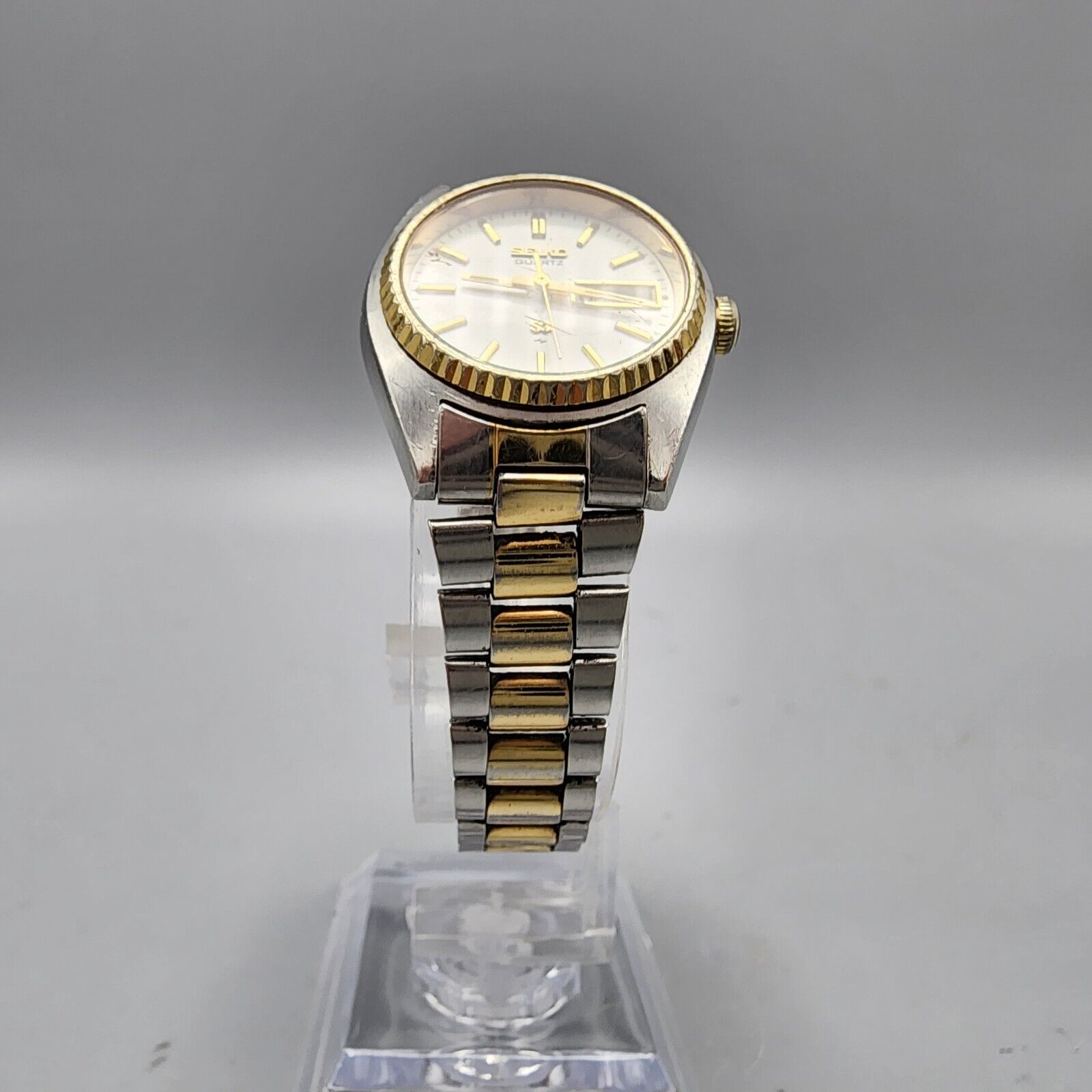 Vintage Seiko SQ Watch Women Two Tone White Dial Daydate  display picture 2