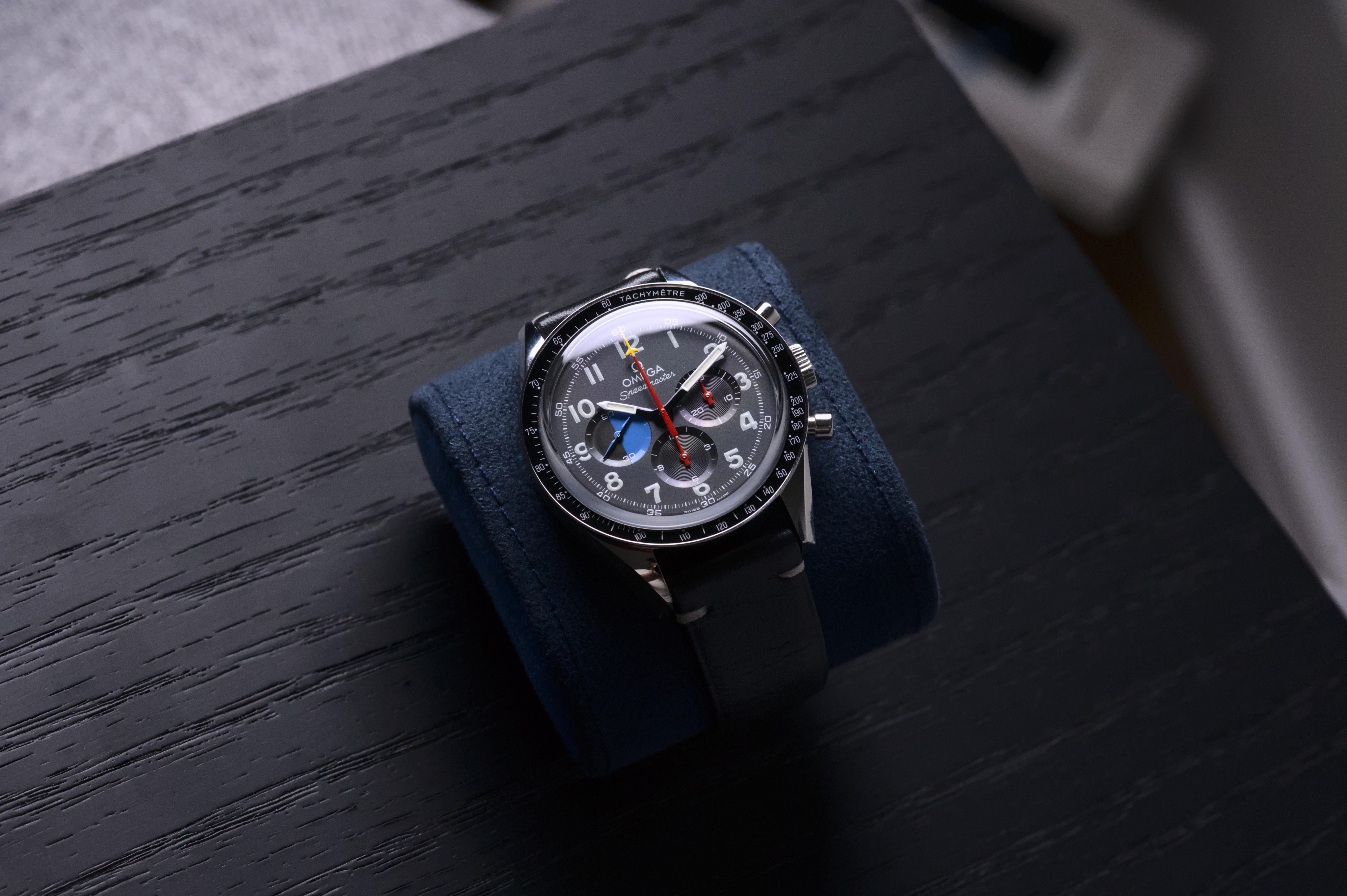 Omega speedmaster hodinkee outlet 10th anniversary limited edition