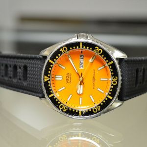 CITIZEN VEGA ORANGE DIVER 100M QUARTZ DIVE WATCH VINTAGE JAPAN