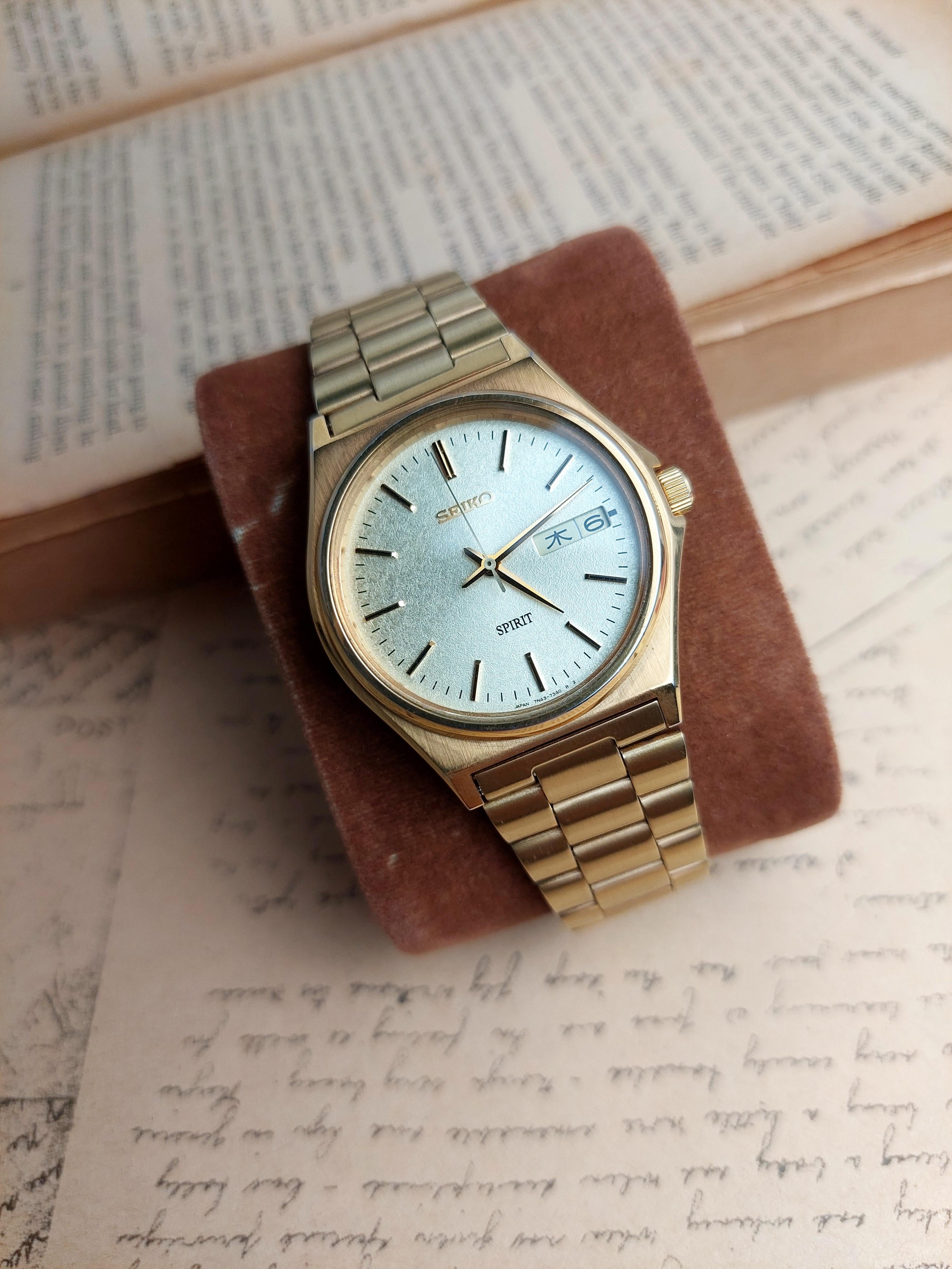 【新品電池 稼働】SEIKO SPIRIT 7N43-7180 ゴールド 腕時計 WTS] Seiko Spirit Golden Frosted Dial Ref No. 7N43-7180 + Leather