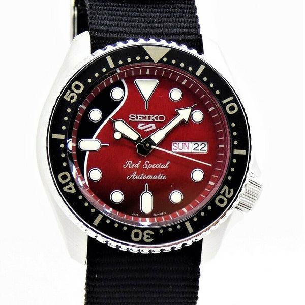 Seiko 5 Sports Automatik Brian May Red Special Limited Edition SRPE83K1 ...