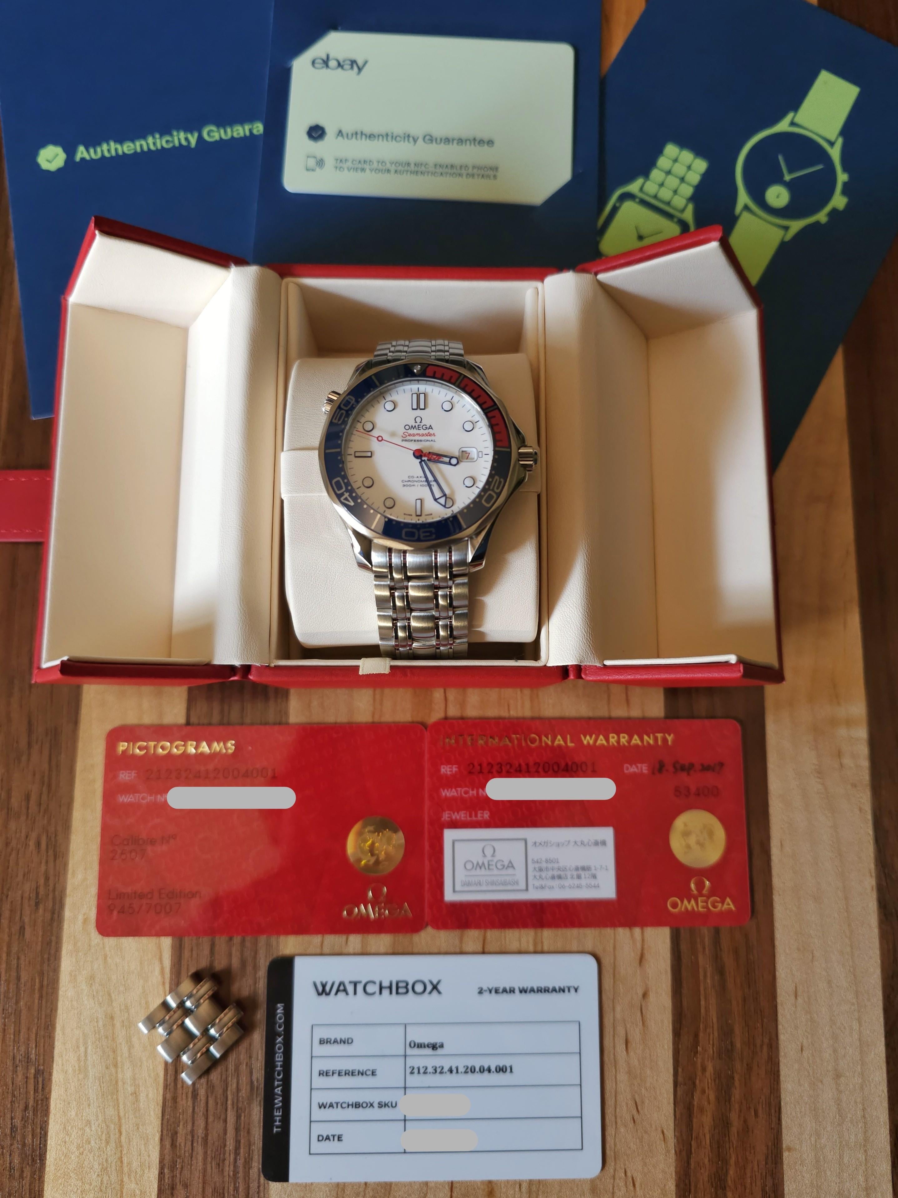 Omega Seamaster 300m James Bond 007 Commander’s Watch Collector's Set  212.32.41.20.04.001