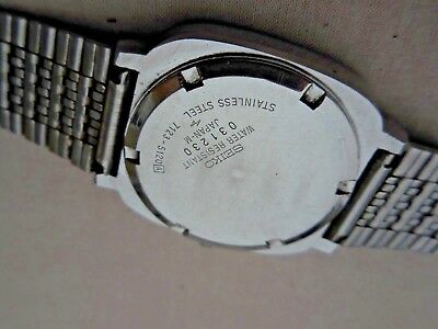 ANCIENNE MONTRE SEIKO SQ FORME PLATE CARRE DATE fonctionnelle