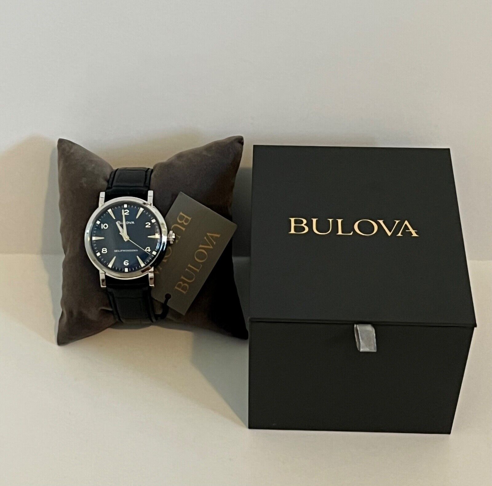 Bulova selling American Clipper 96A242 Men's 39 mm Automatic Silver S/Steel Watch