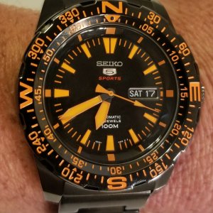 Seiko 5 Sports 