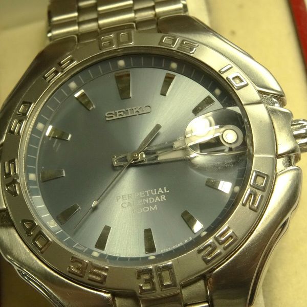 VINTAGE SEIKO PERPETUAL CALENDAR 8f320390 MEN'S DATE WATCH ORIGINAL