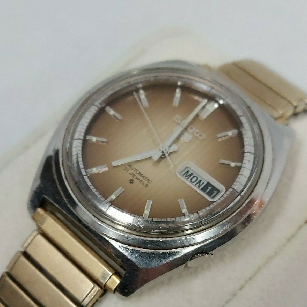 Vintage Seiko 5 Automatic Watch - japan 6119-6410 21 J 37MM CASE..RUNS ...