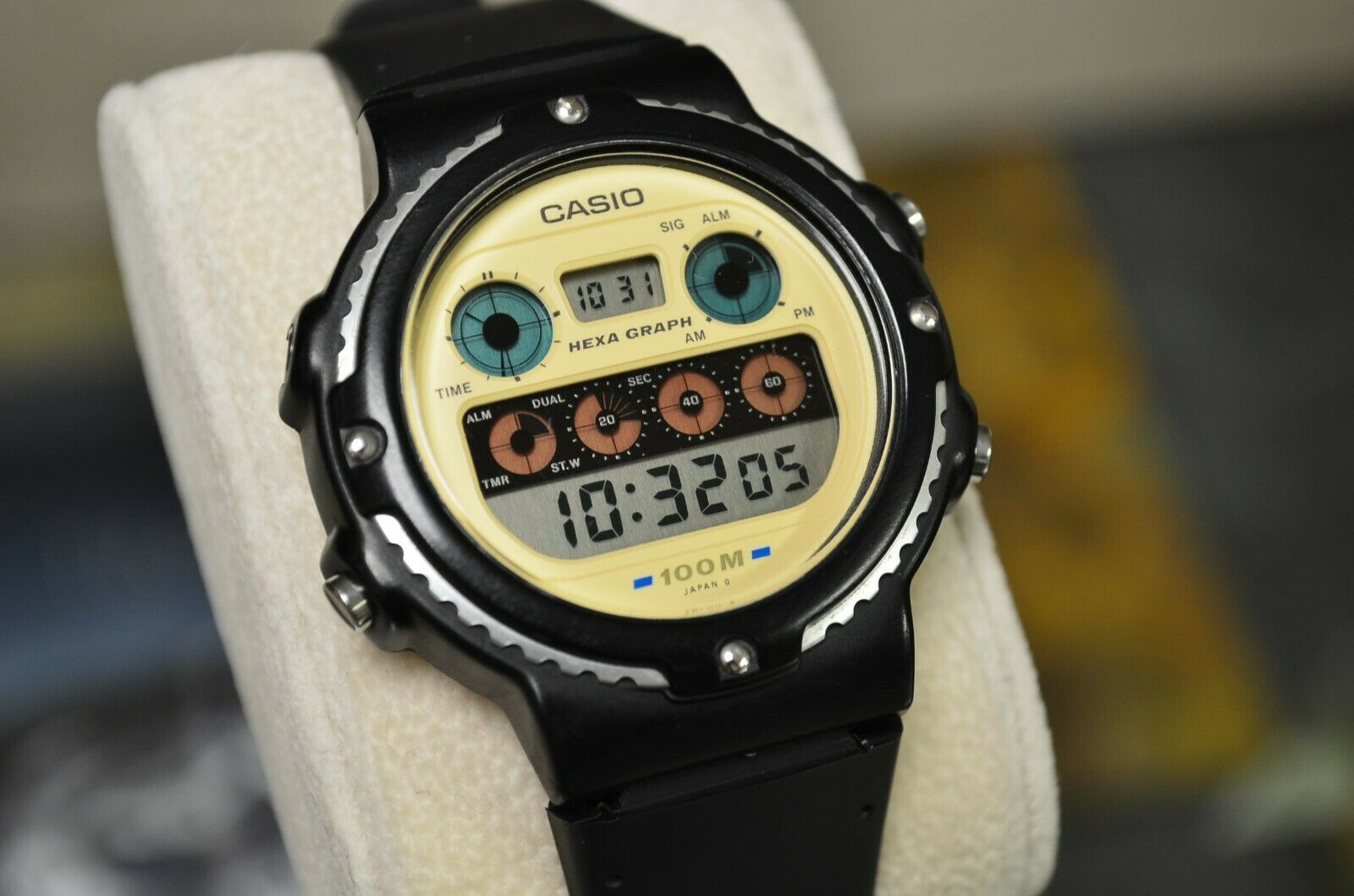 CASIO HGW-10 HEXA GRAPH WHITE DIAL DIGITAL WATCH VINTAGE