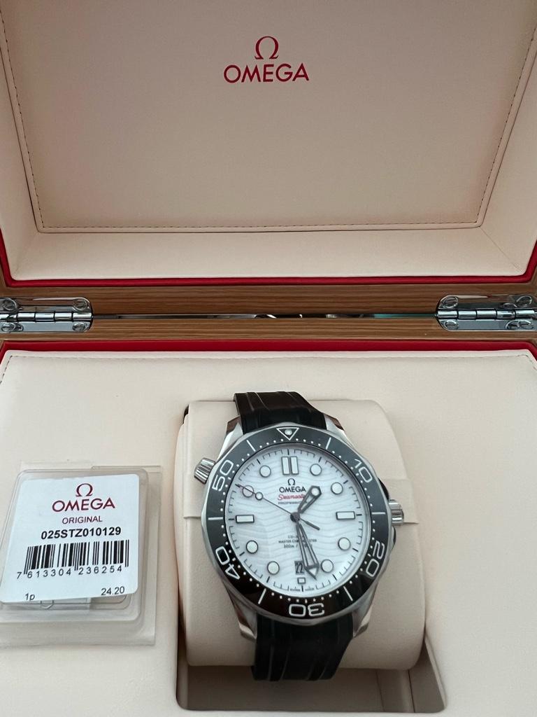 Seamaster 300m white online dial