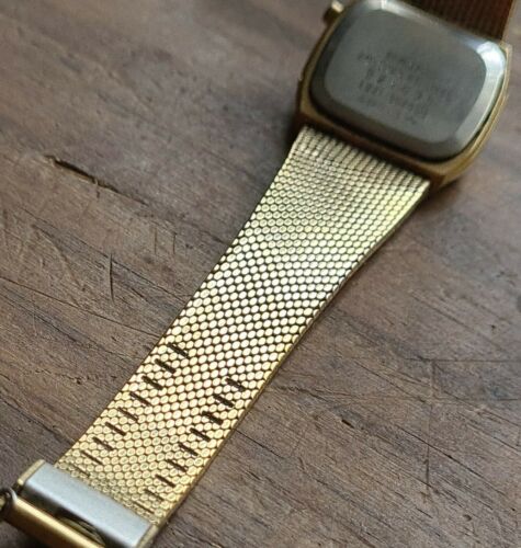 Very rare,working Ladies 1979 Vintage Seiko Digital L221  display picture 2
