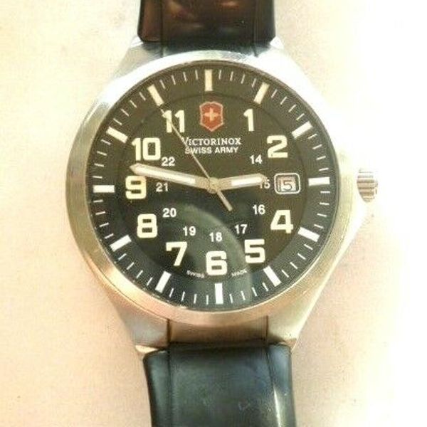 MENS VICTORINOX SWISS ARMY WATCH V 25104 WR 100 METRES