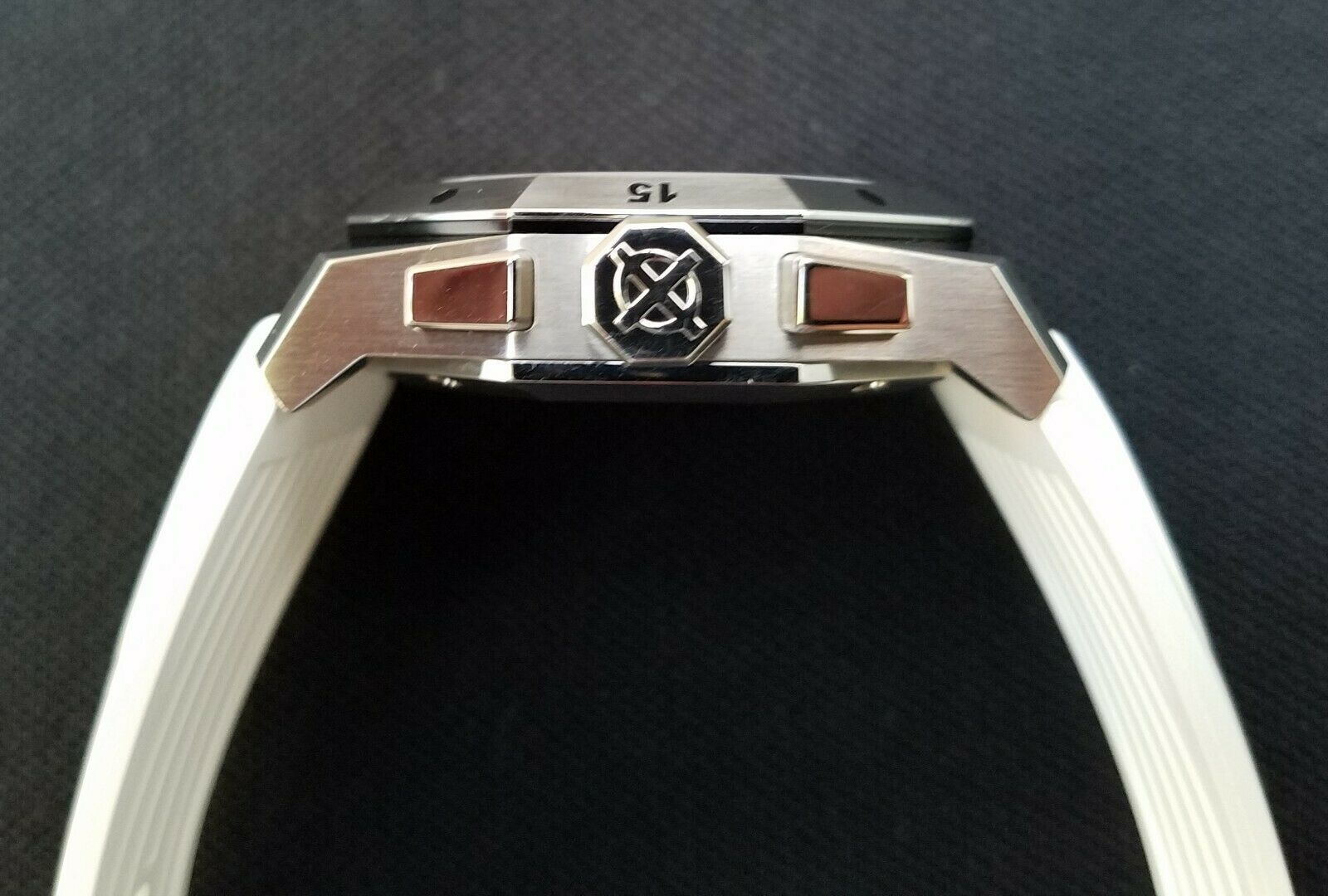 セブチ　ポラロイド ZTAGE Lights Up The Night With The Hybird Off-Ground Aurora GMT