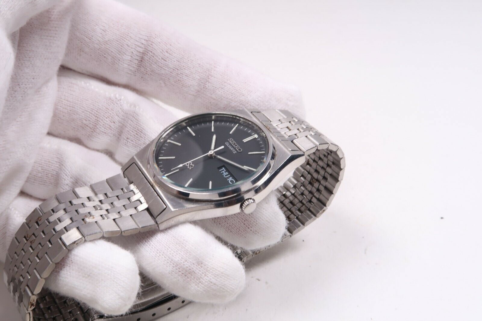 Vintage SEIKO QUARTZ 8C23-6040 STAINLESS Mens Watch JAPAN 