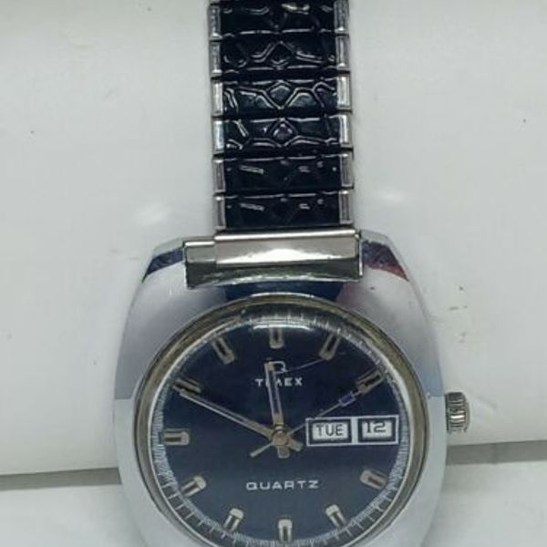 Vintage Timex Q Quartz 1500A Cell Mens Watch. Nice Shape! WatchCharts