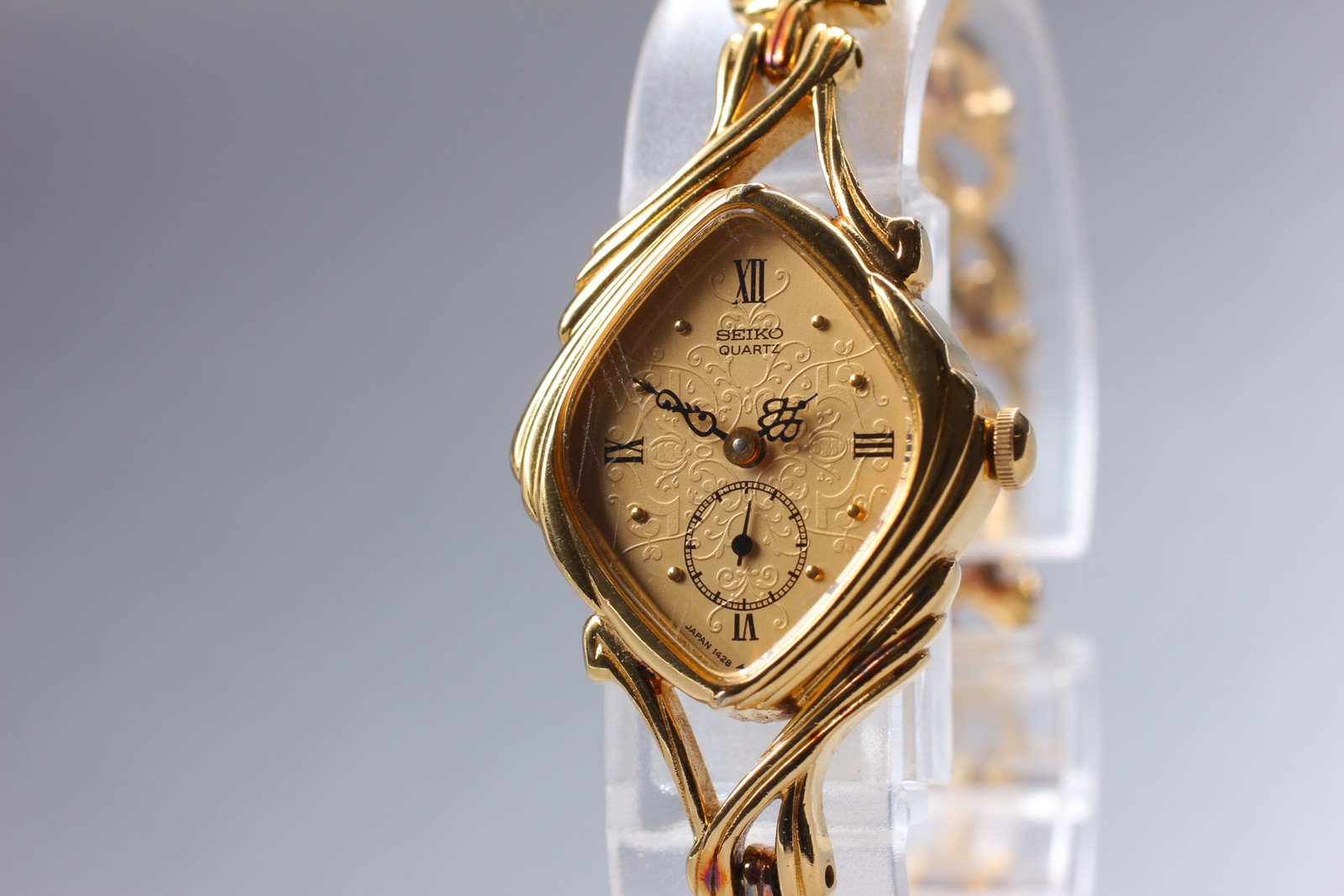 稼働　 SEIKO スモセコローマン　レディース　腕時計 1428-5130 Vintage 1982 [N MINT] Seiko Bracelet 1428-5130 Gold Roman Small Qz