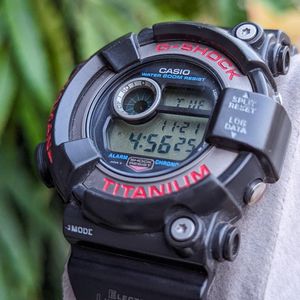 casio g shock frogman dw 8200