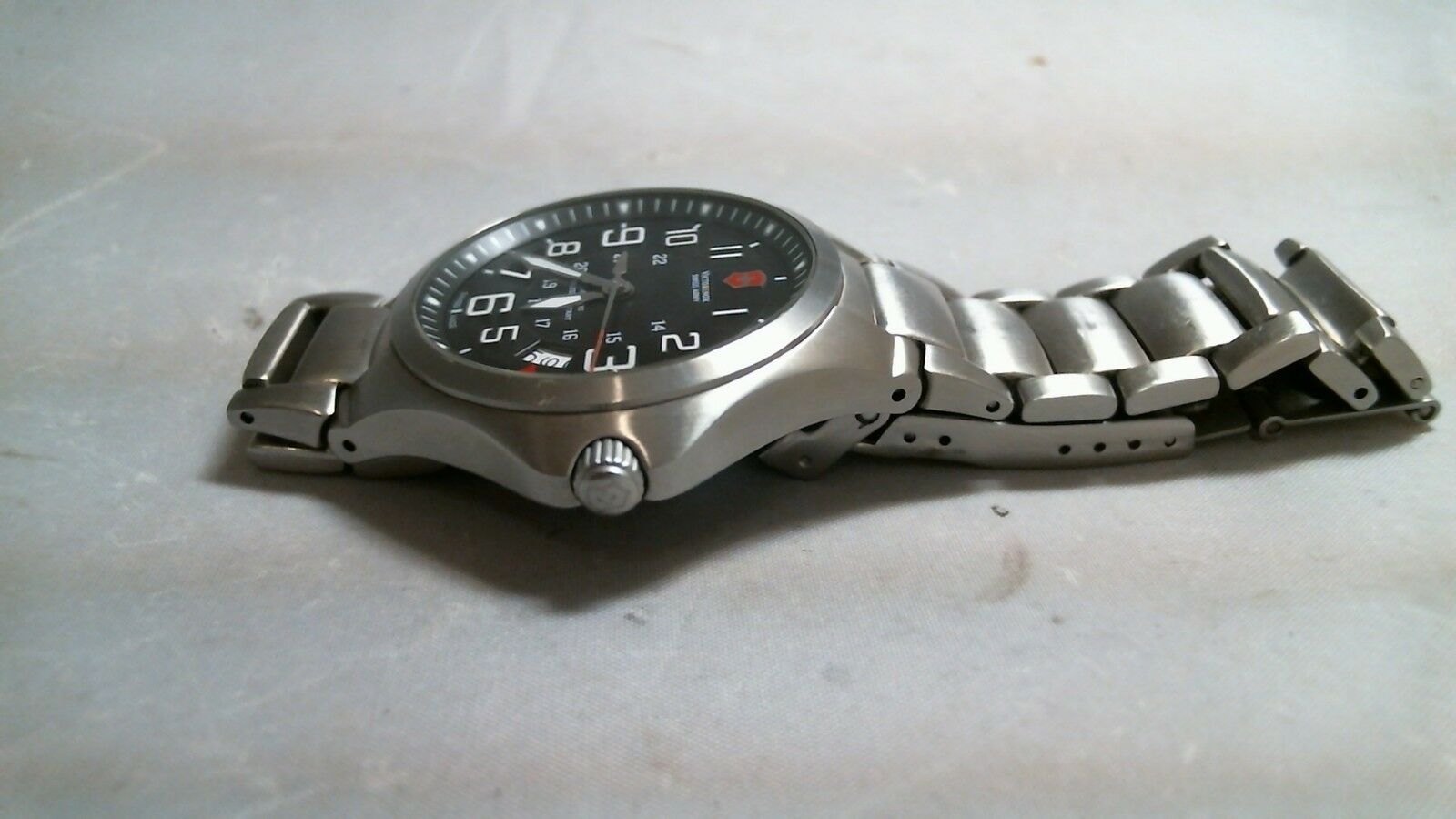 【TRADITIONAL WETHERWEAR】SP LONG RUGGER VICTORINOX SWISS ARMY BASE CAMP MEN'S WRIST WATCH 241333