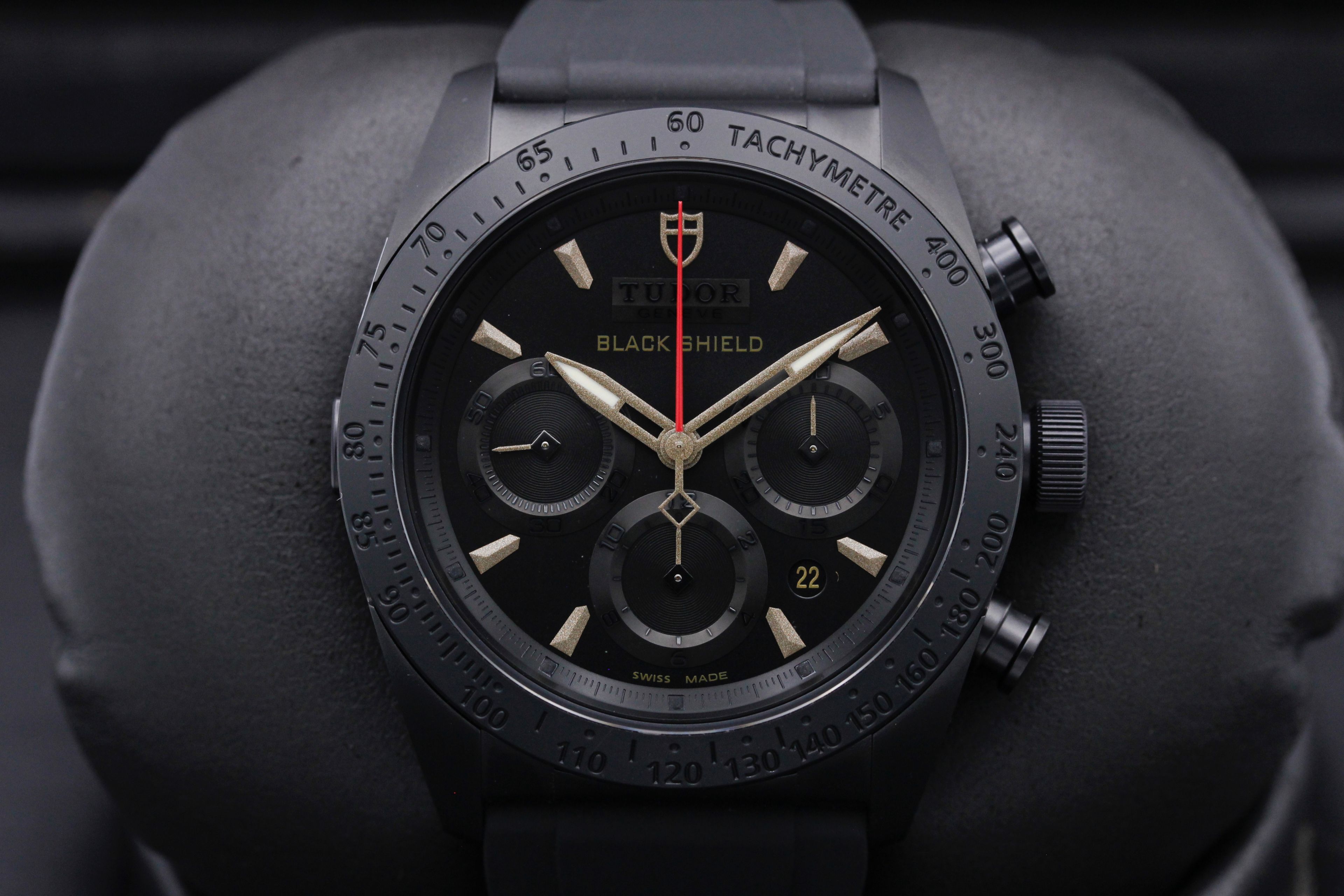 Tudor geneve black outlet shield