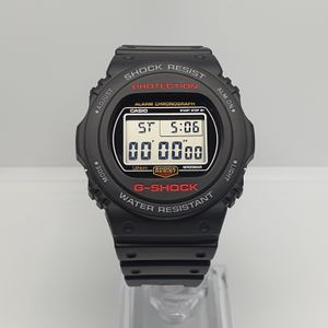 CASIO×URBAN RESEARCH　G-SHOCK 別注DW5750E アーバンリサーチの別注G-SHOCK「DW-5750E」黒一色のフェイス